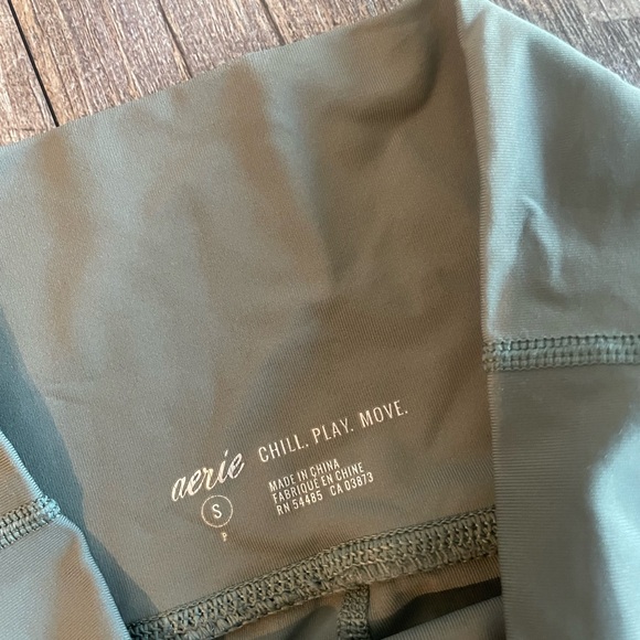 Women’s Olive Aerie Leggings Size Small - Picture 4 of 5